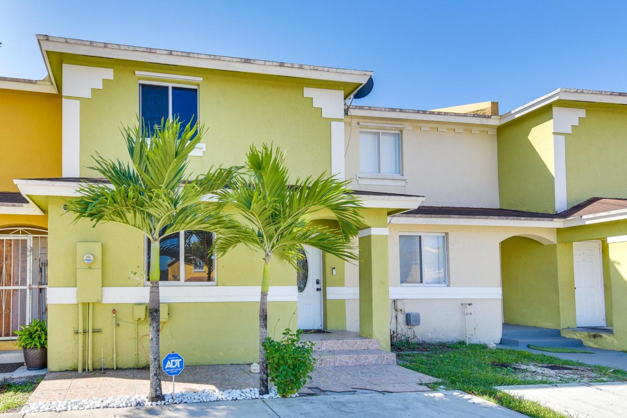 Opa-Locka Townhome, 15 Mi To Miami Beach! Opa-locka Exterior foto