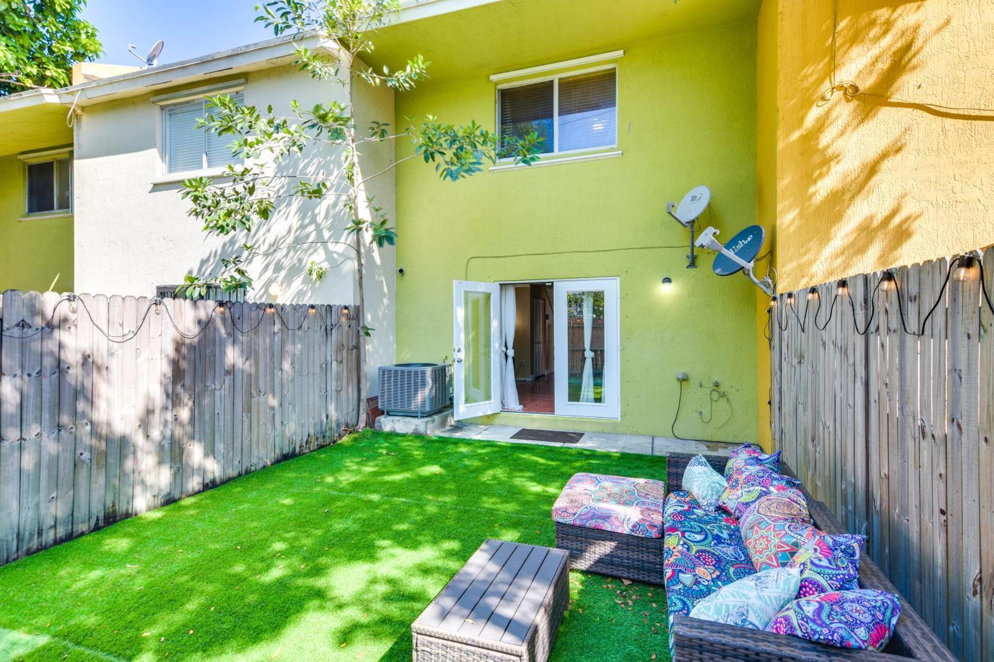Opa-Locka Townhome, 15 Mi To Miami Beach! Opa-locka Exterior foto